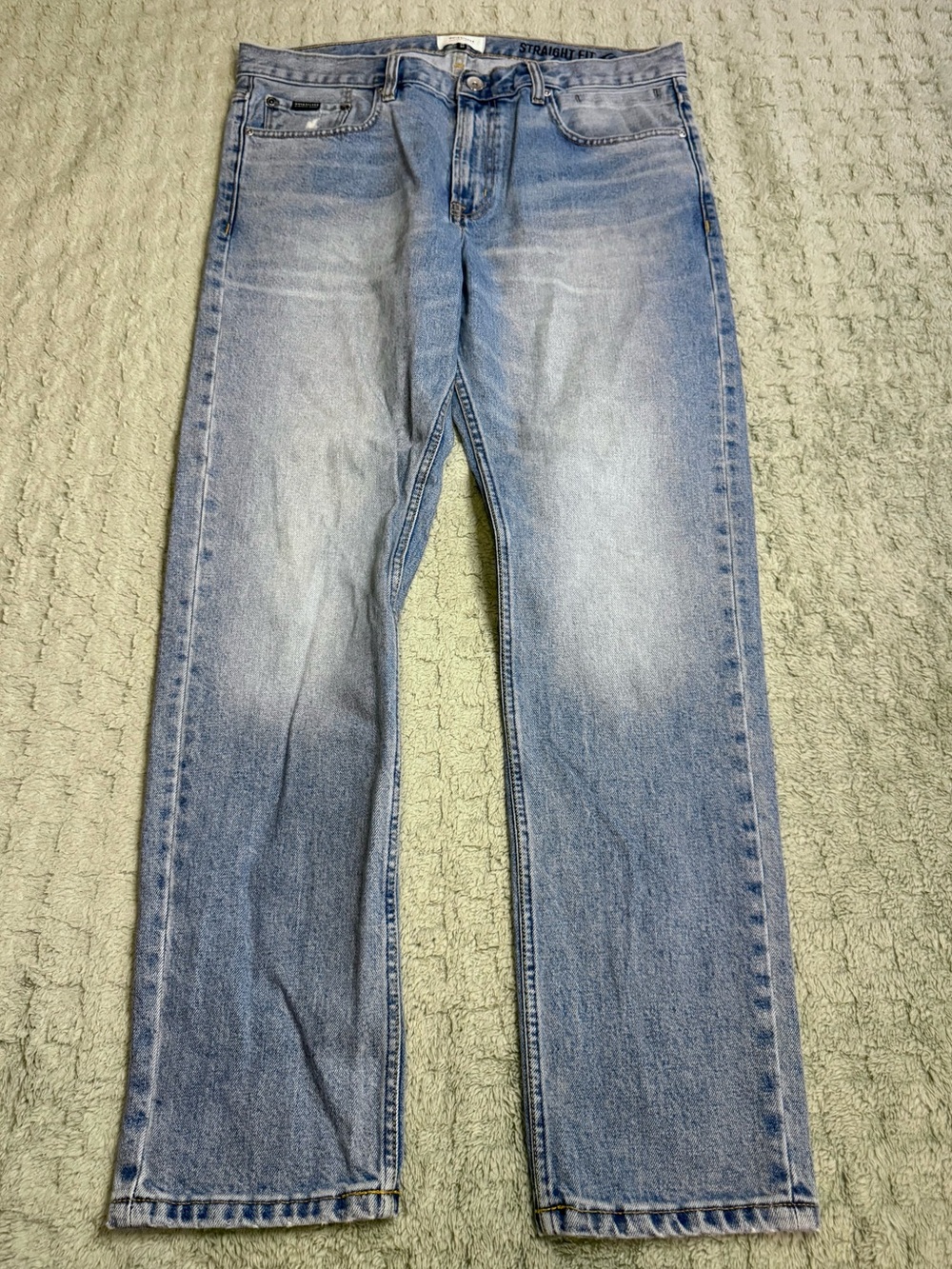 Quiksilver Men's Light Wash Straight Jeans - Blue